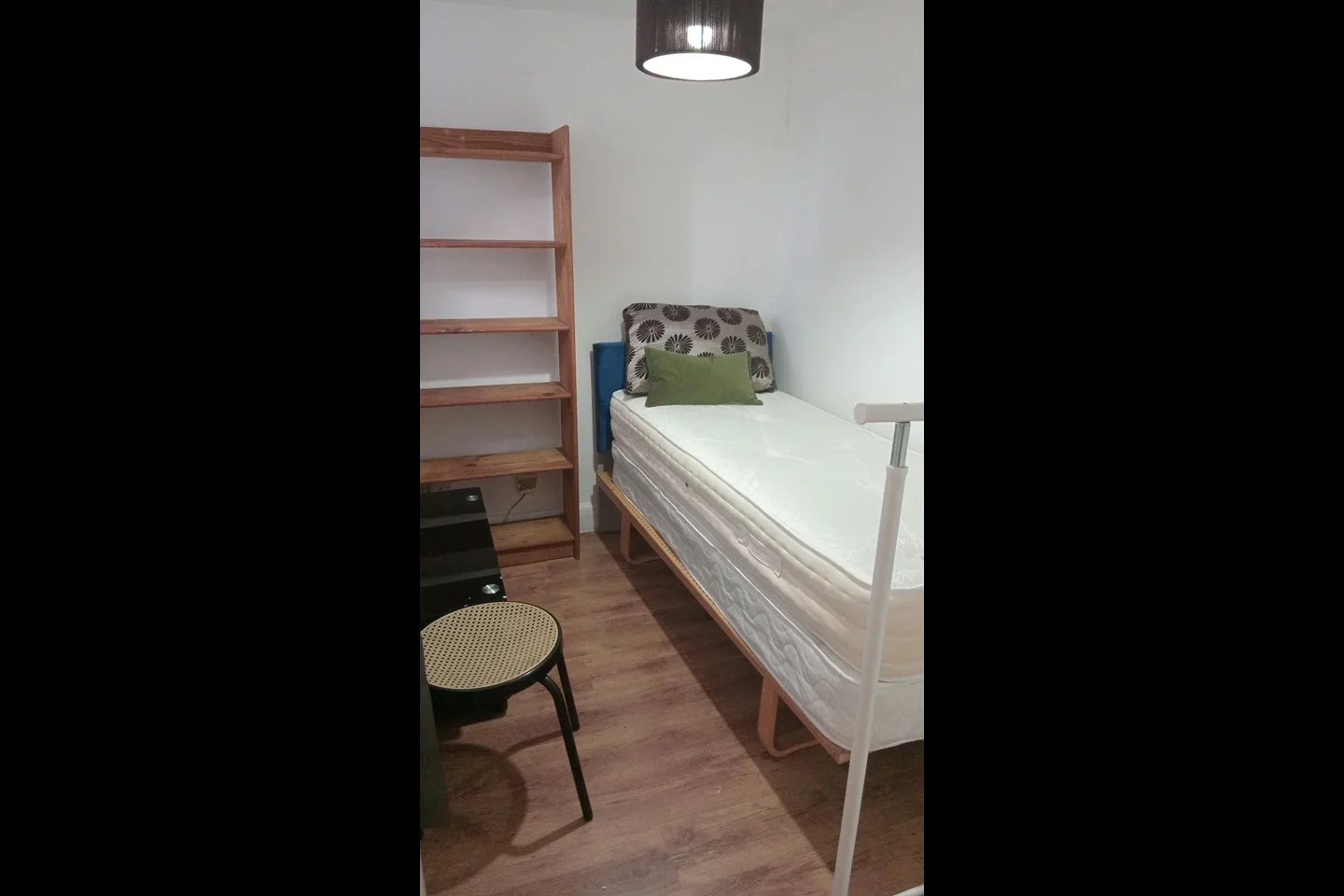 Room Lyon Park Avenue in Greater London