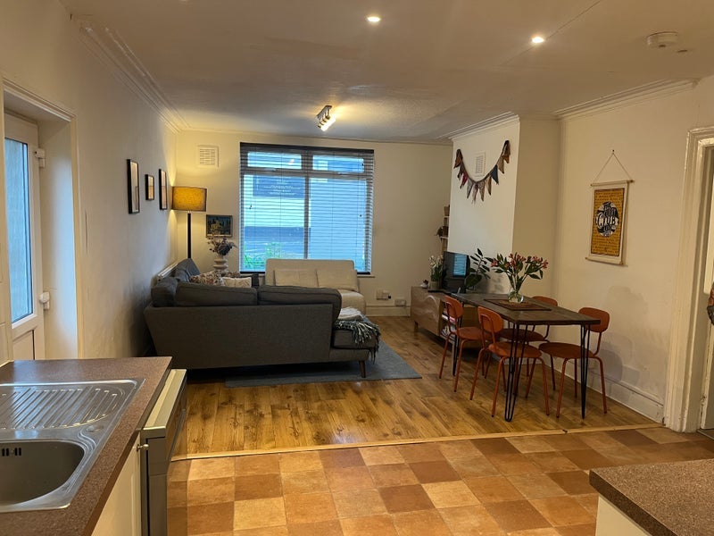 Room Belmont Road in Greater London