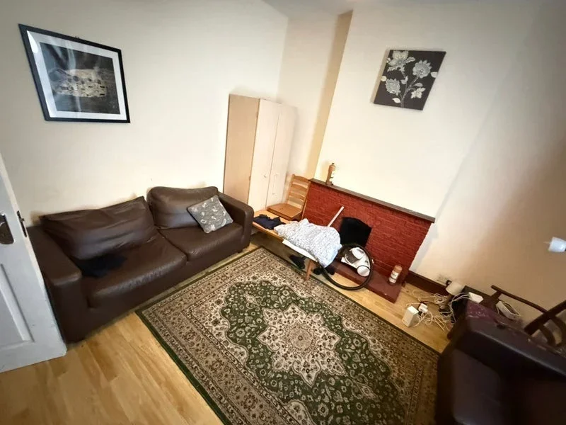 Room Romford Road in Greater London