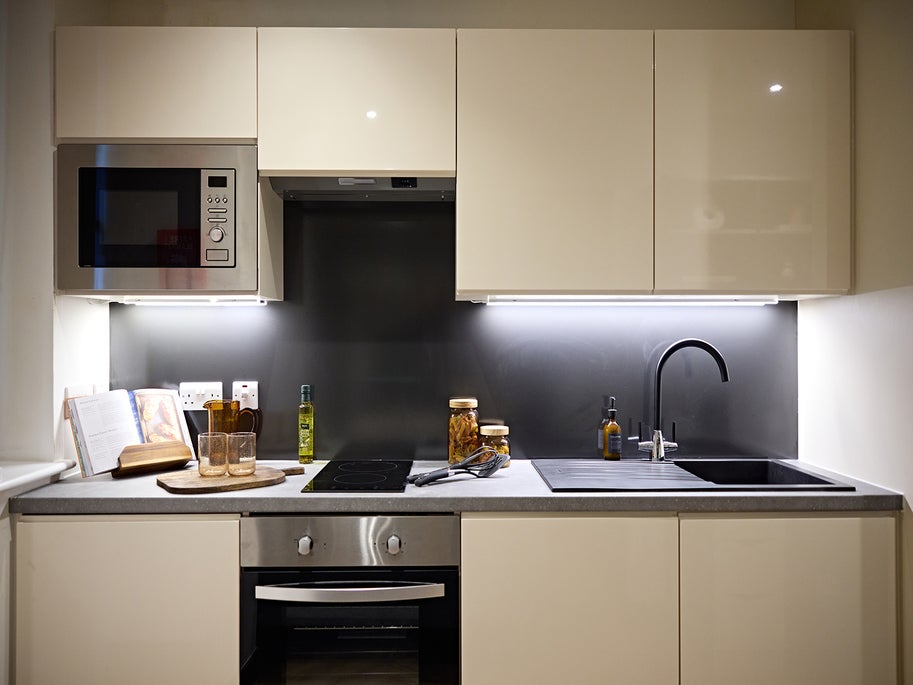 Flat Wade Lane in Leeds