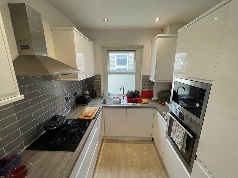 Room Wetherden Street in Greater London