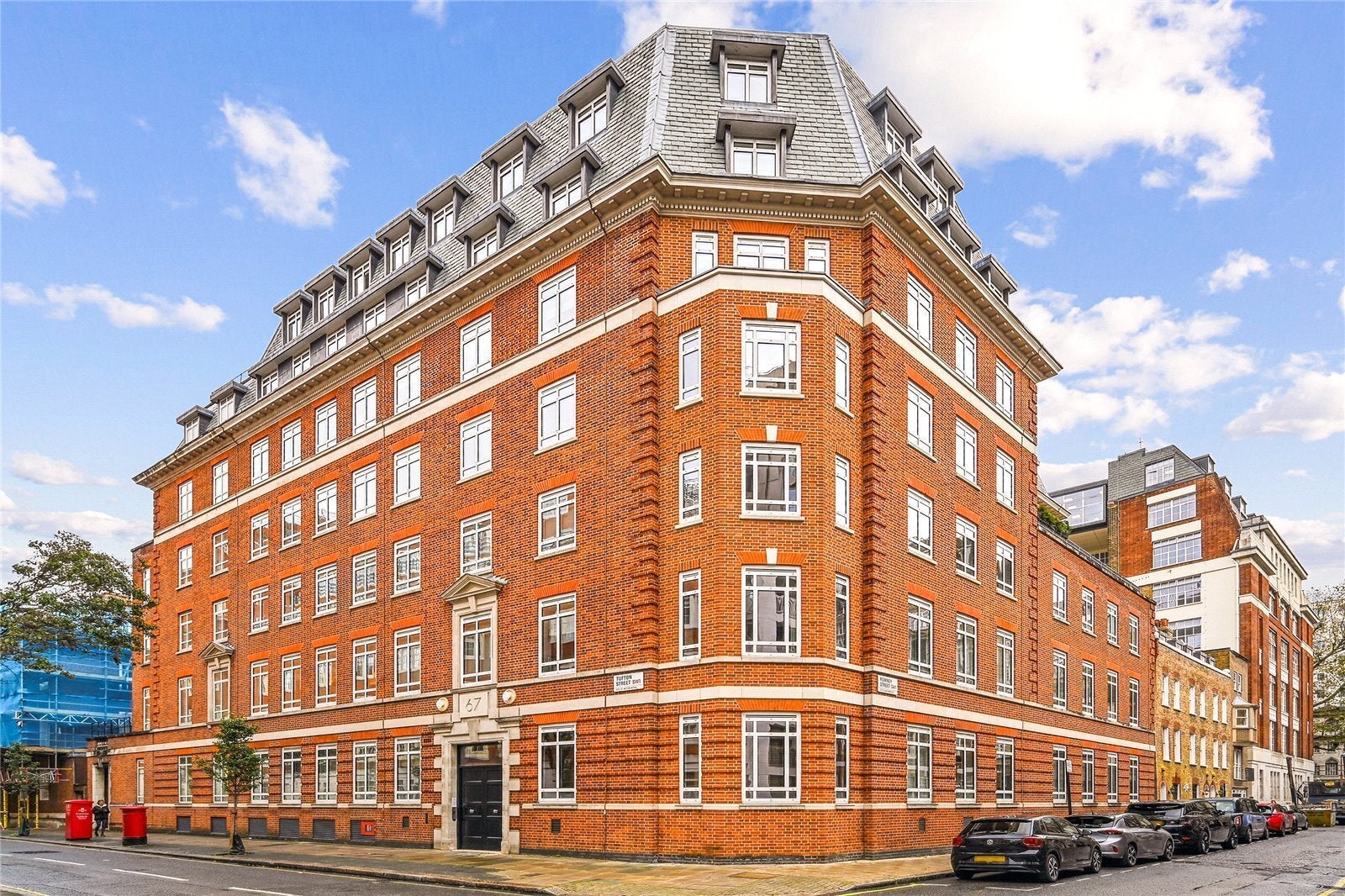 Flat Smith Square in City of Westminster
