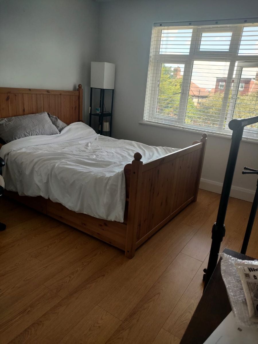 Room Axholme Avenue in Greater London