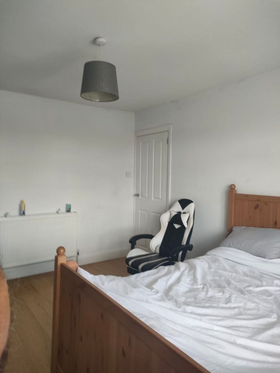 Room Axholme Avenue in Greater London