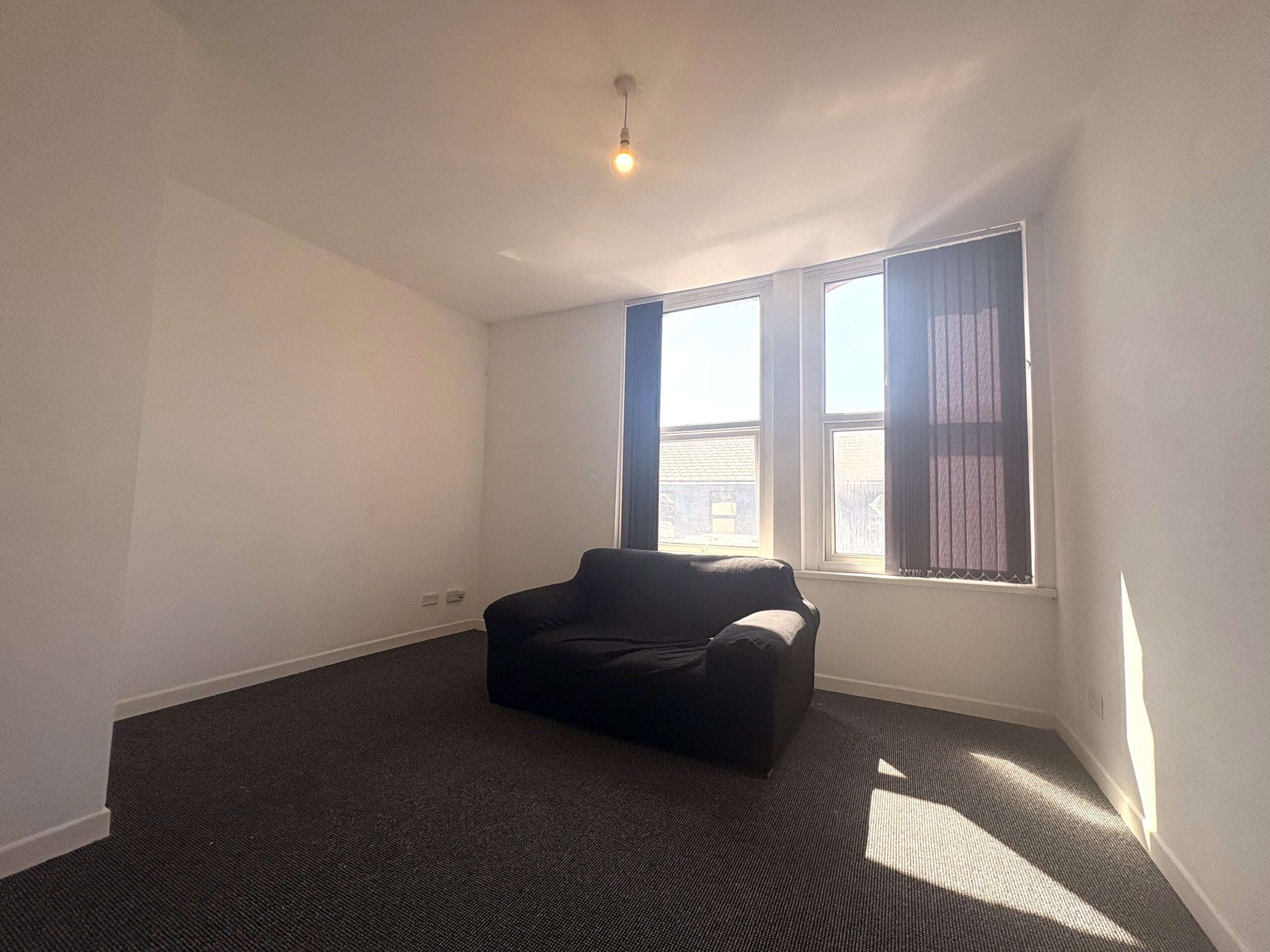 Flat Clifton Street in Cardiff