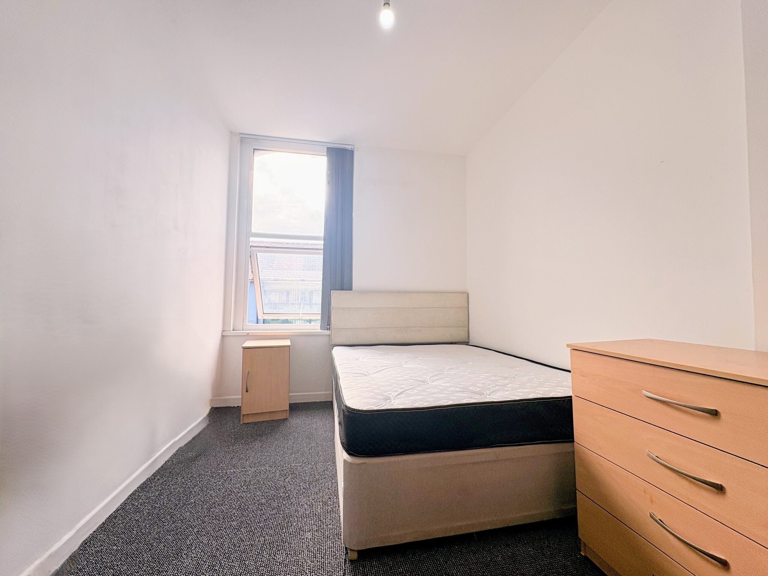 Flat Clifton Street in Cardiff