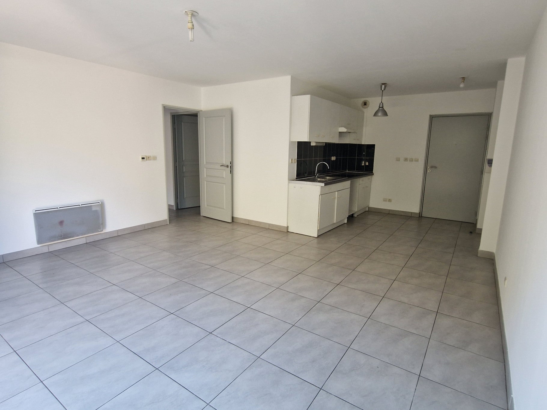 Flat Place du Millénaire in Montpellier