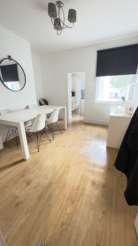 Room Edward Street in South Kesteven