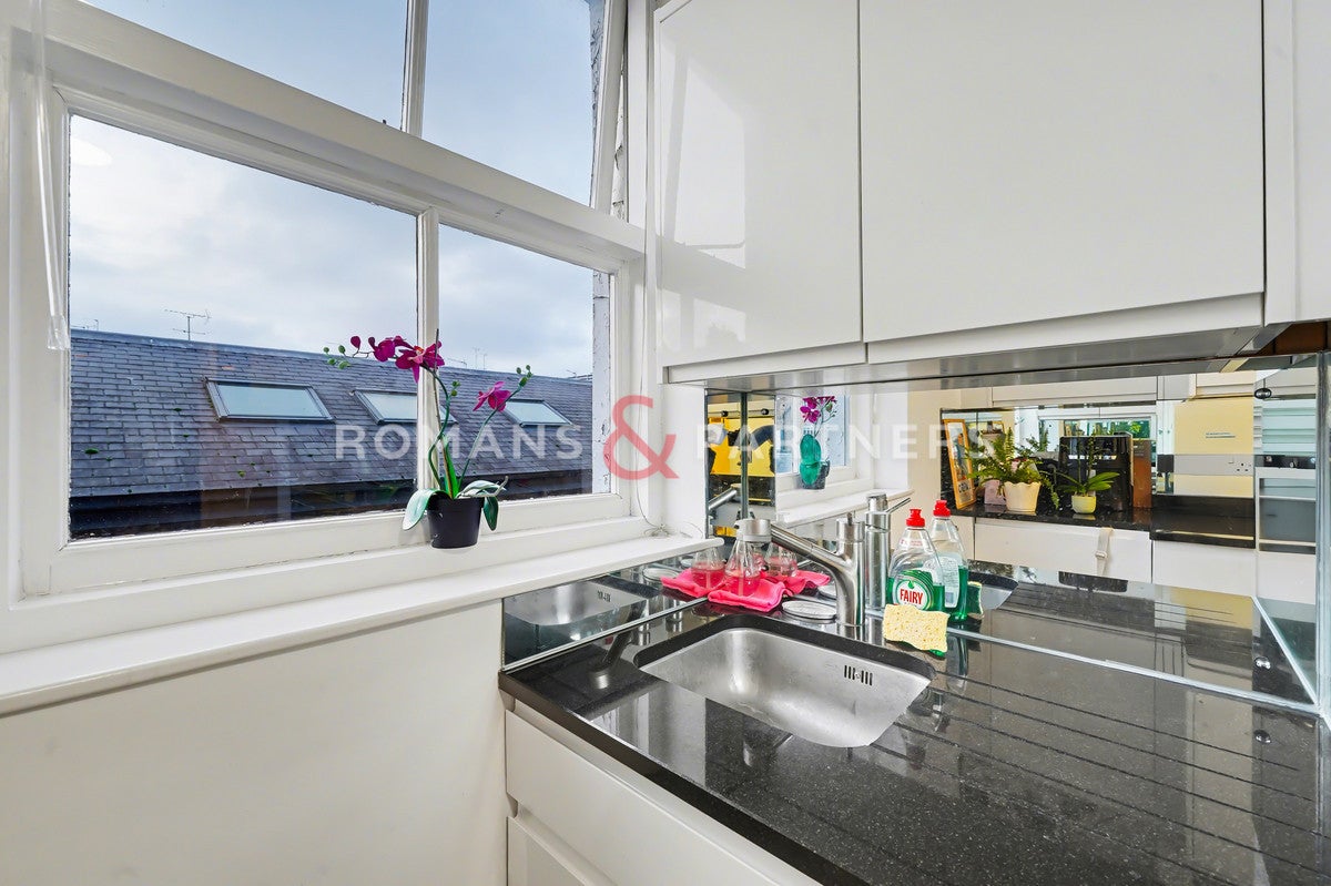 Flat Gloucester Place in City of Westminster