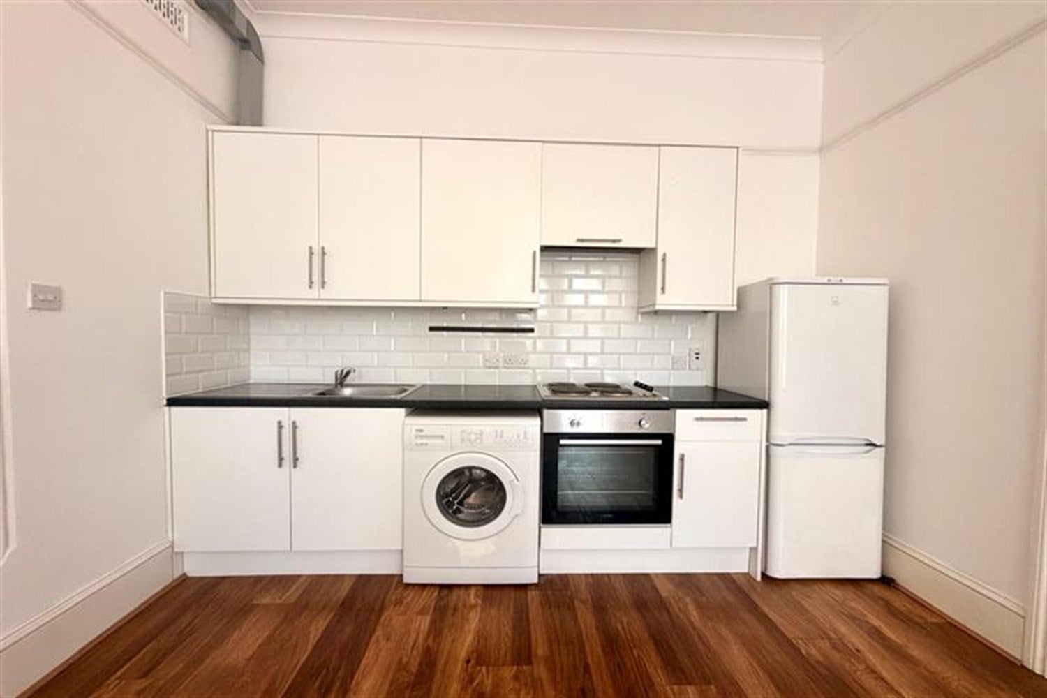 Flat Hermon Hill in Greater London