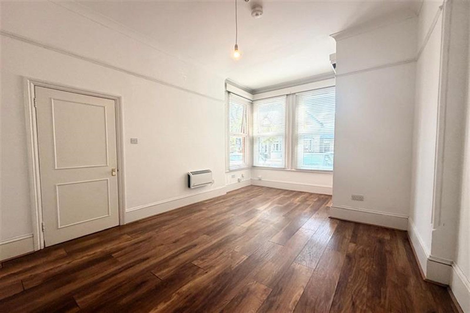 Flat Hermon Hill in Greater London