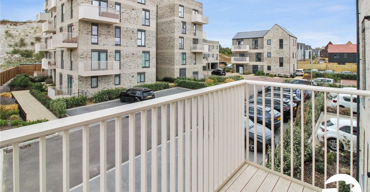 Flat Fastrack Castle Hill West in Ebbsfleet Garden City