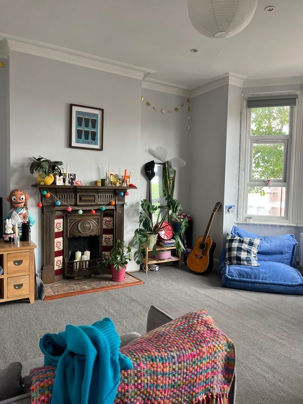 Room Larch Road in Greater London