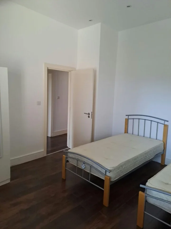 Flat Crouch Hill in Greater London