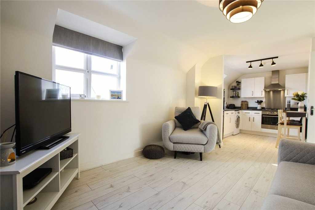 Flat Escelie Way in Birmingham