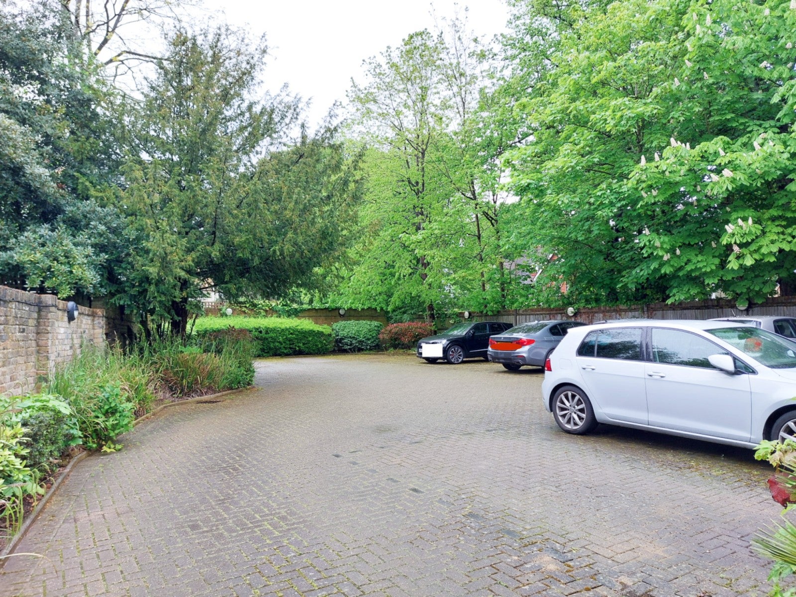 Flat North Common Road in Greater London