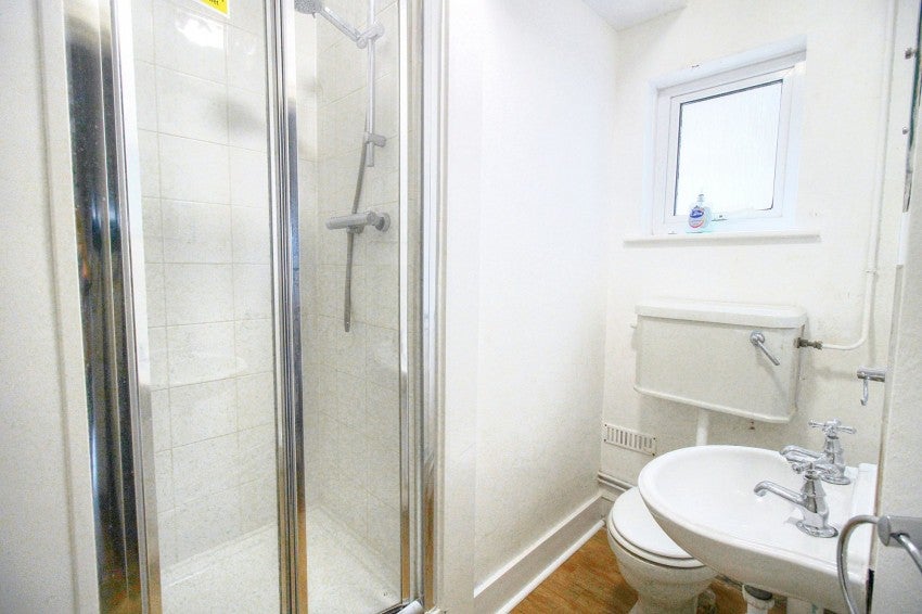 Room Lushington Lane in Eastbourne