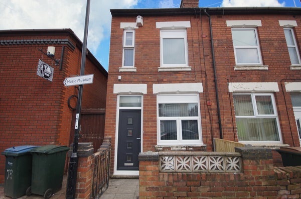 Flat Marlborough Road in Coventry