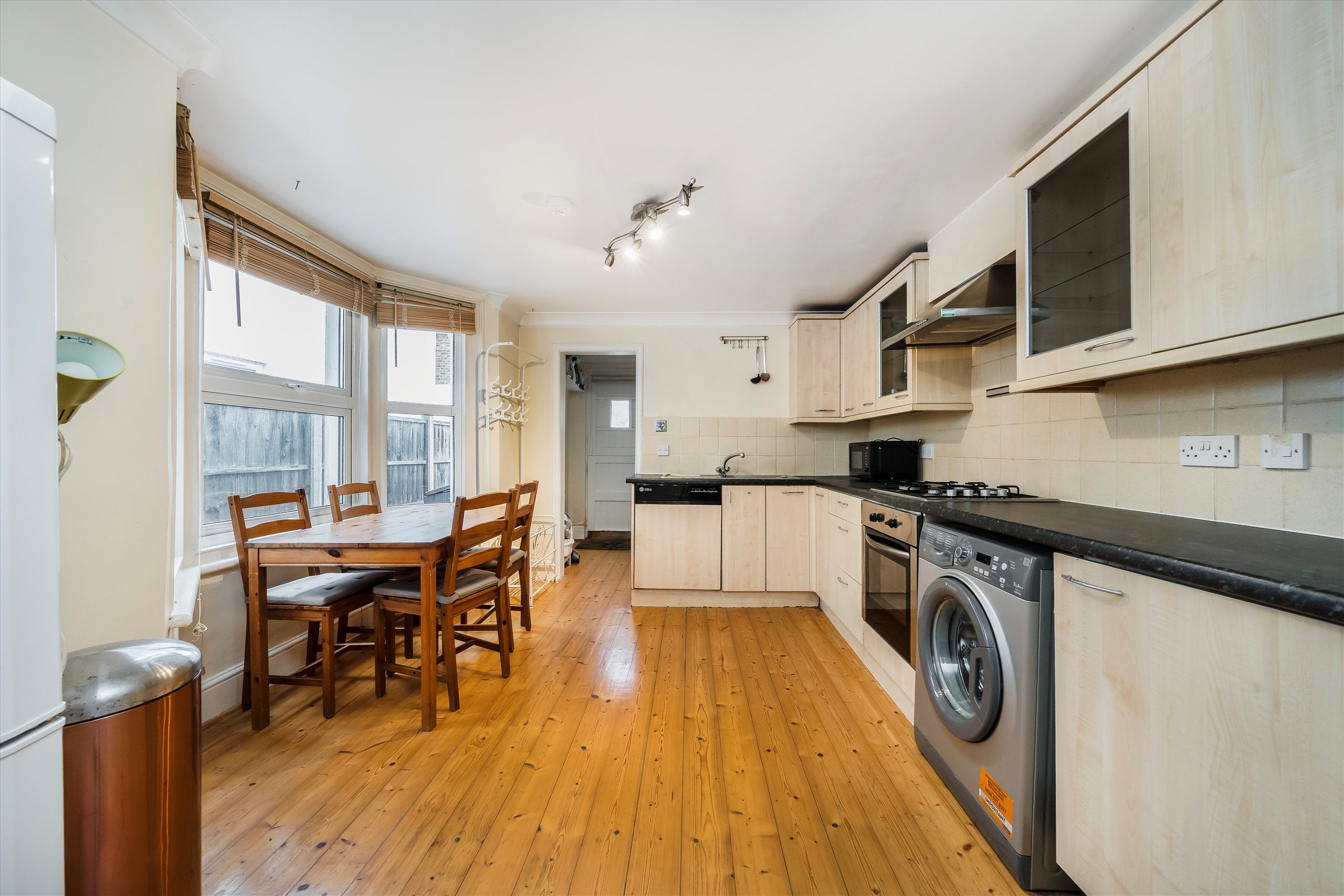 Flat Villiers Road in Greater London