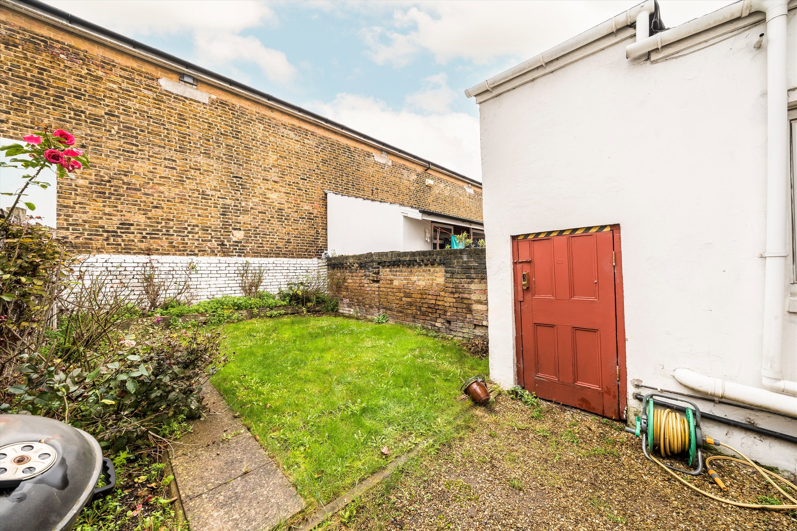 Flat Villiers Road in Greater London