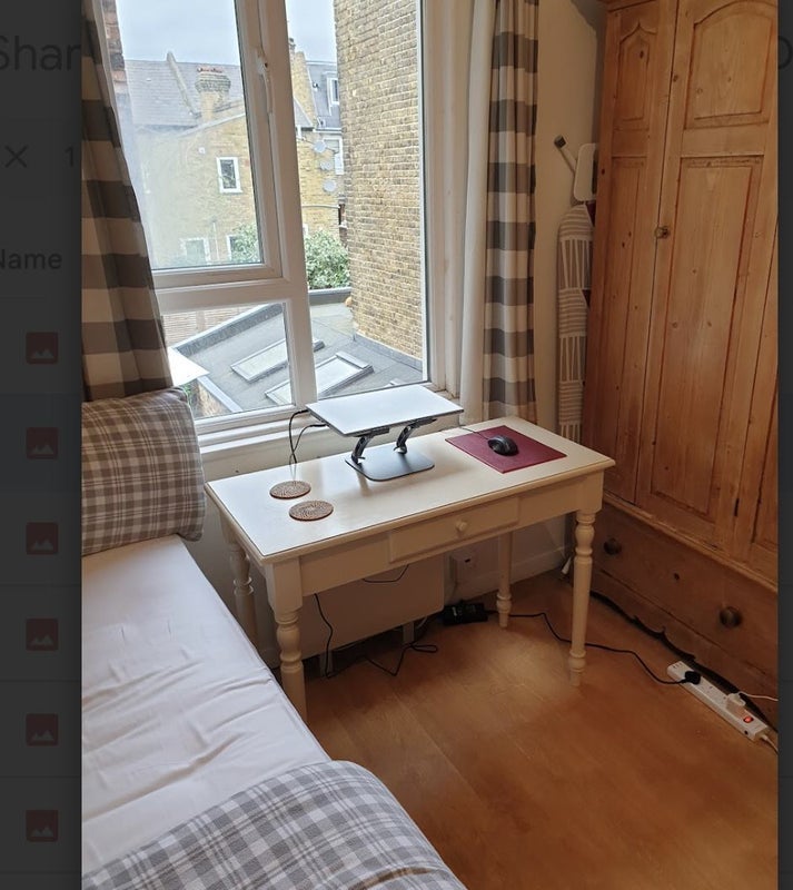 Flat Davisville Road in Greater London