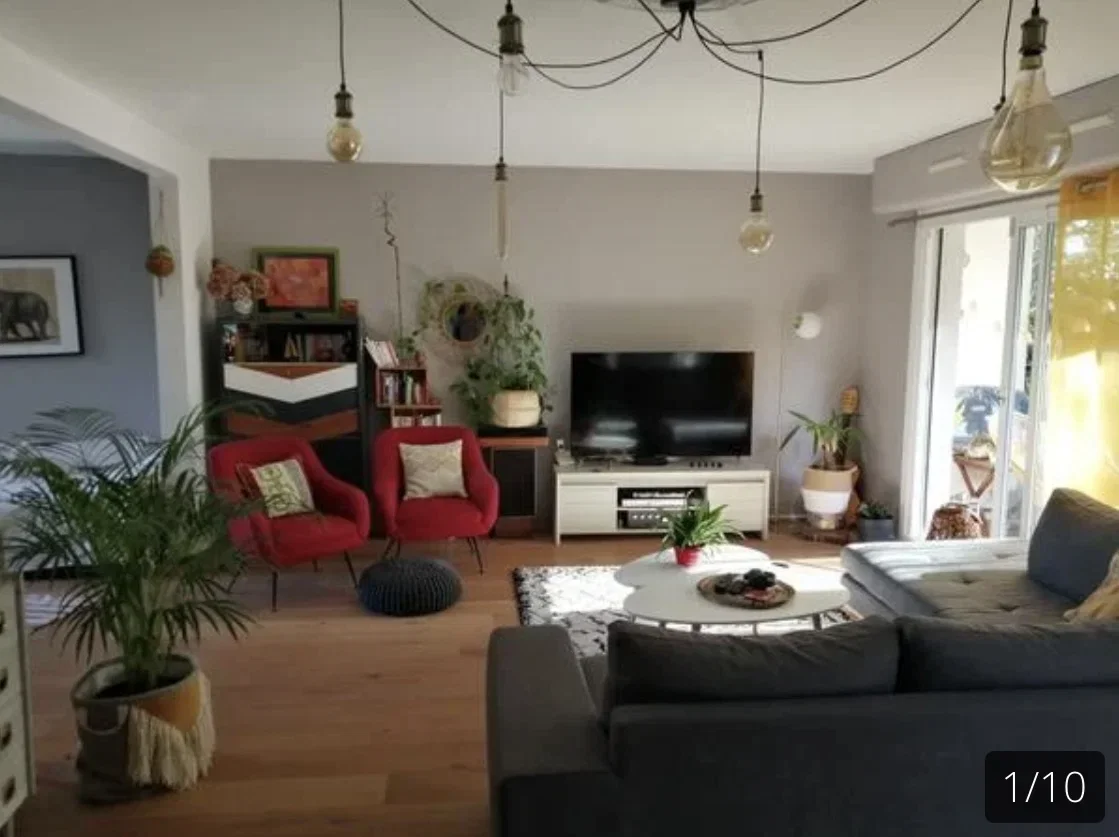 Room Rue Robert Caumont in Bordeaux