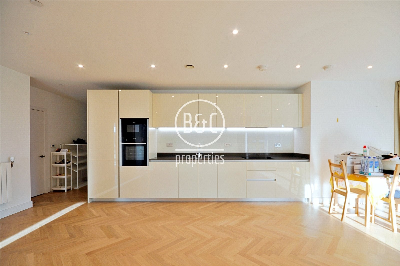 Flat Pegler Square in Greater London