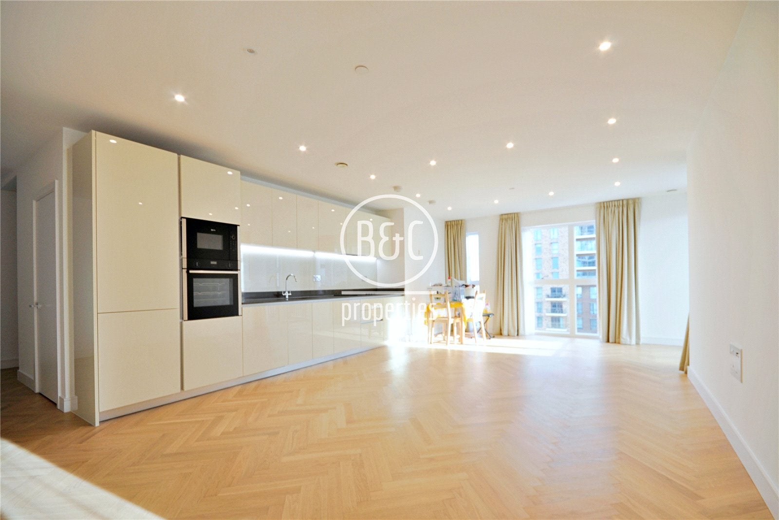 Flat Pegler Square in Greater London