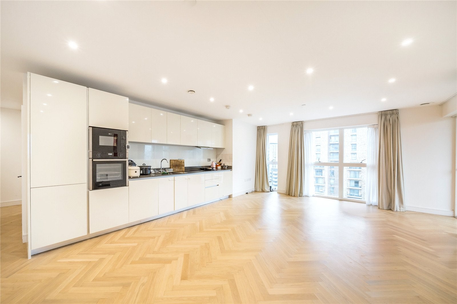 Flat Pegler Square in Greater London