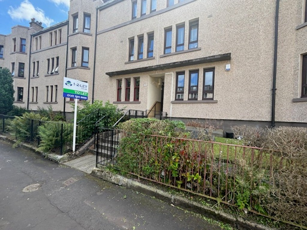 Flat Ballindalloch Drive in Glasgow