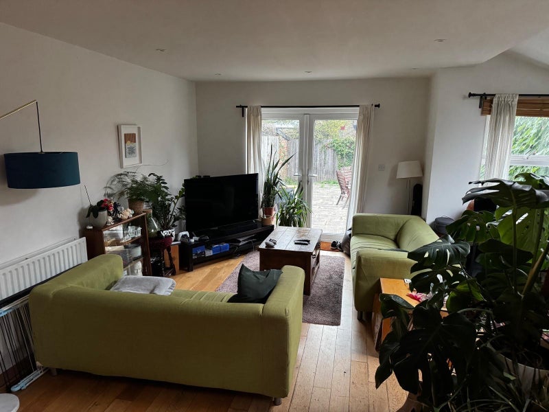 Flat Beechdale Road in Greater London