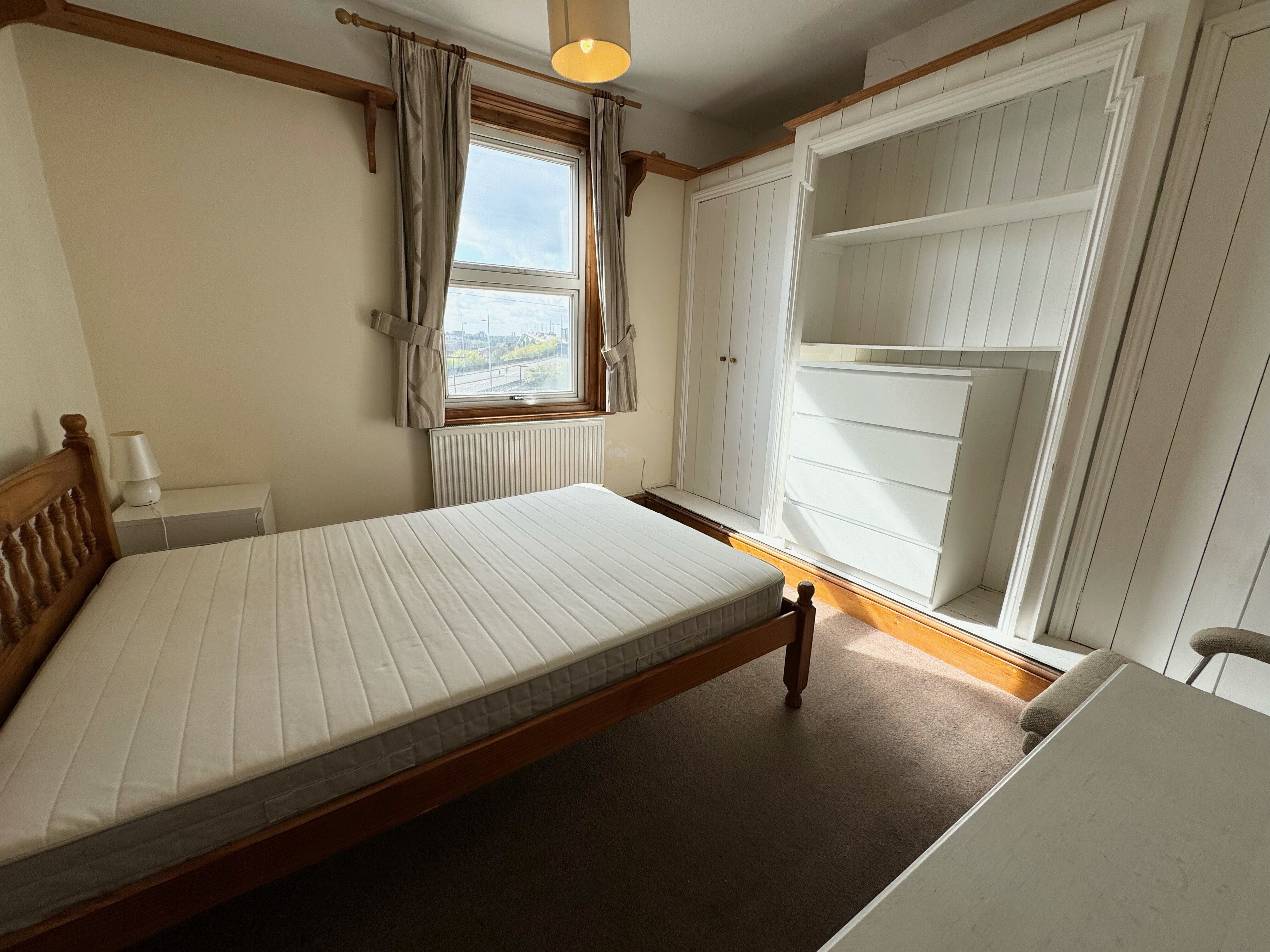 Room Garton Road in Southampton