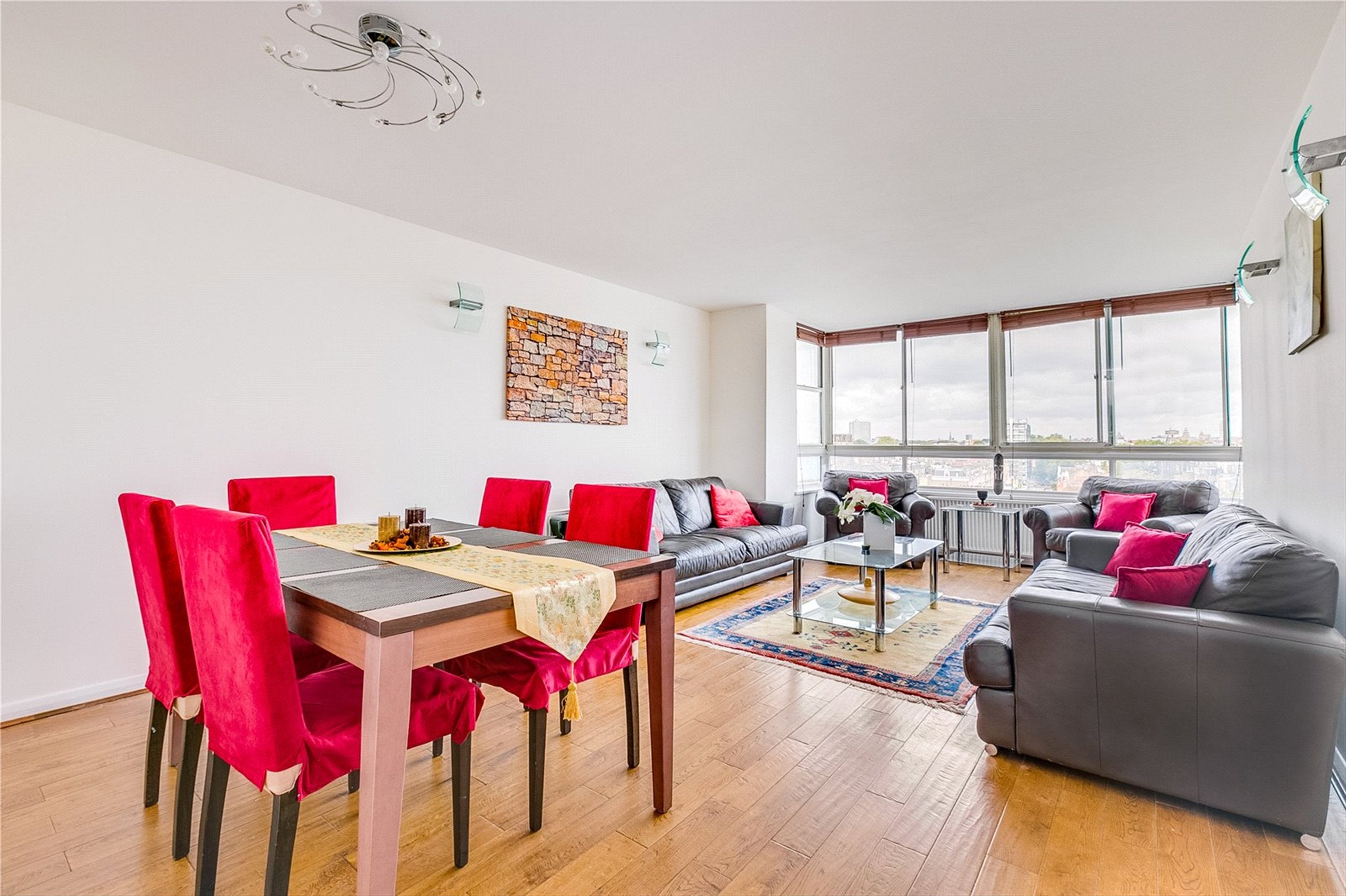 Flat Cheyne Walk in Greater London