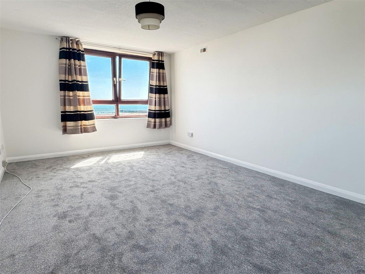 Flat South Terrace in Arun