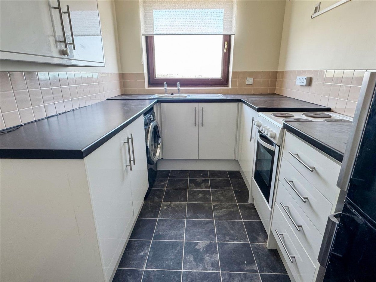 Flat South Terrace in Arun