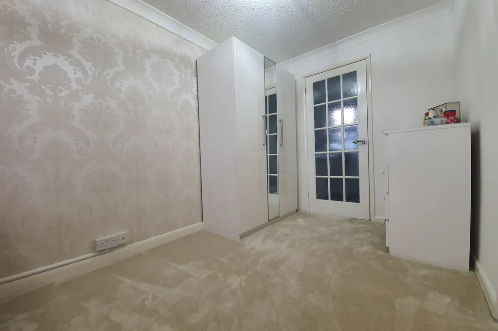 Room Hampton in Milton Keynes