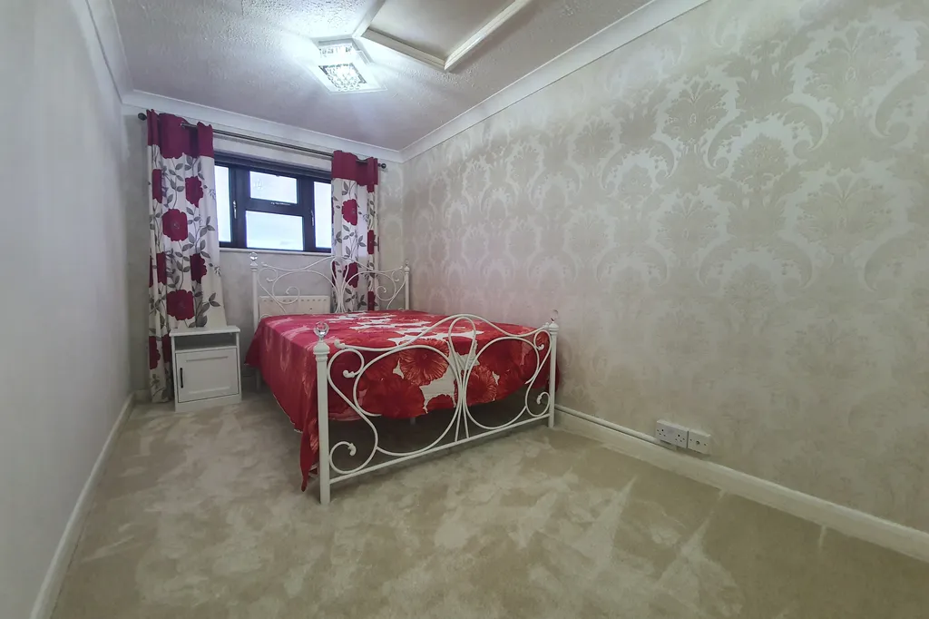 Room Hampton in Milton Keynes