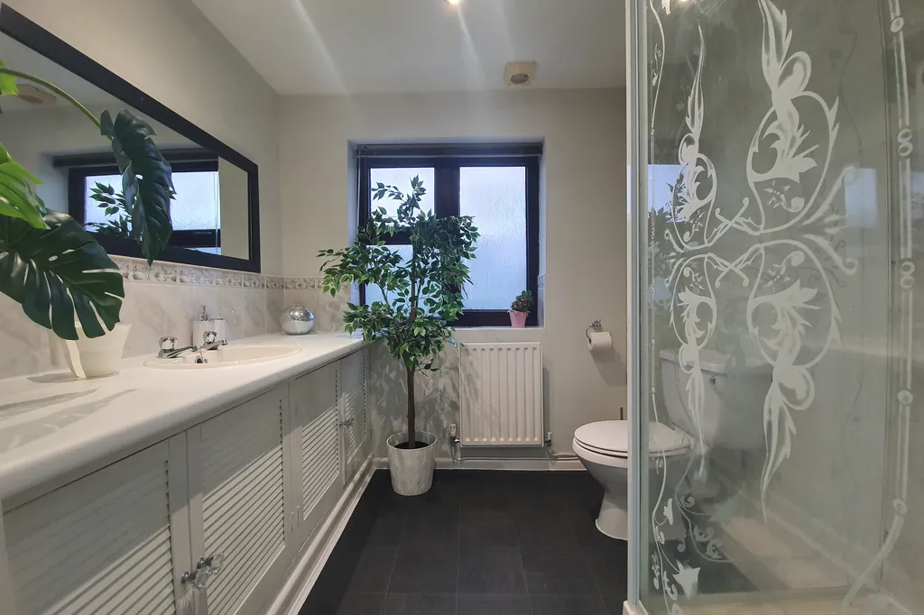 Room Hampton in Milton Keynes