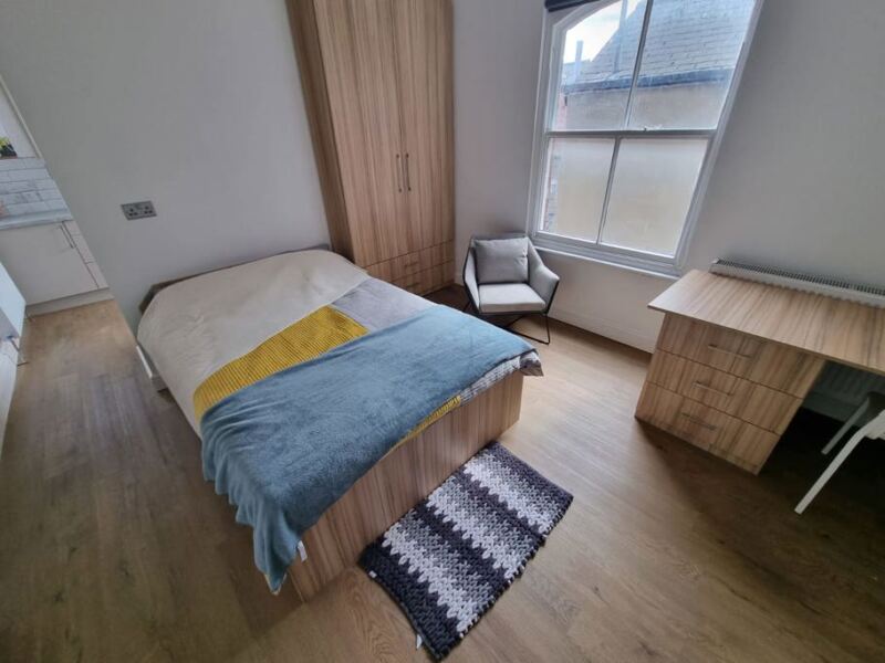 Flat Blandford Grove in Leeds