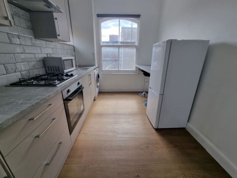 Flat Blandford Grove in Leeds