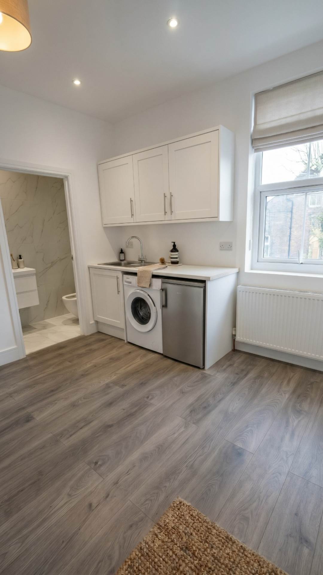 Flat Acton Lane in Greater London