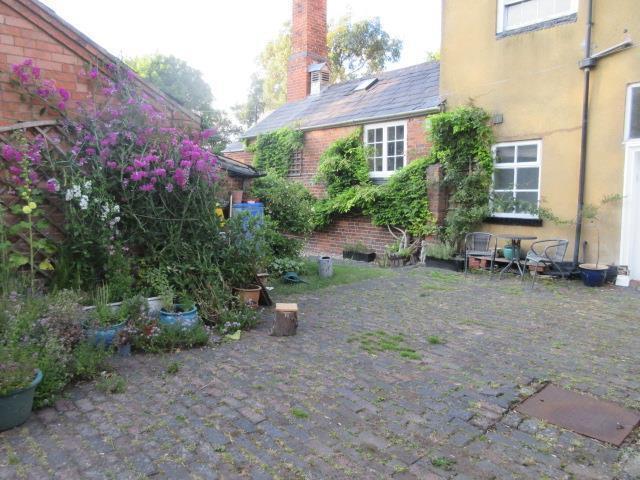Flat Eden Road in Metropolitan Borough of Solihull