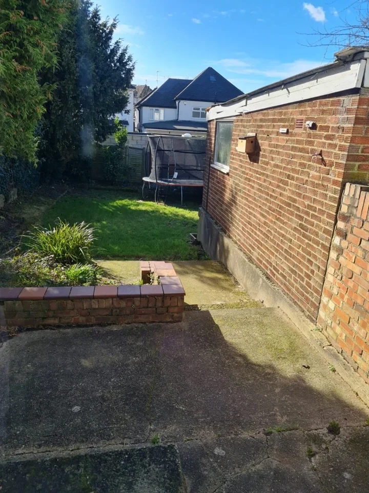 Room Hendale Avenue in Greater London