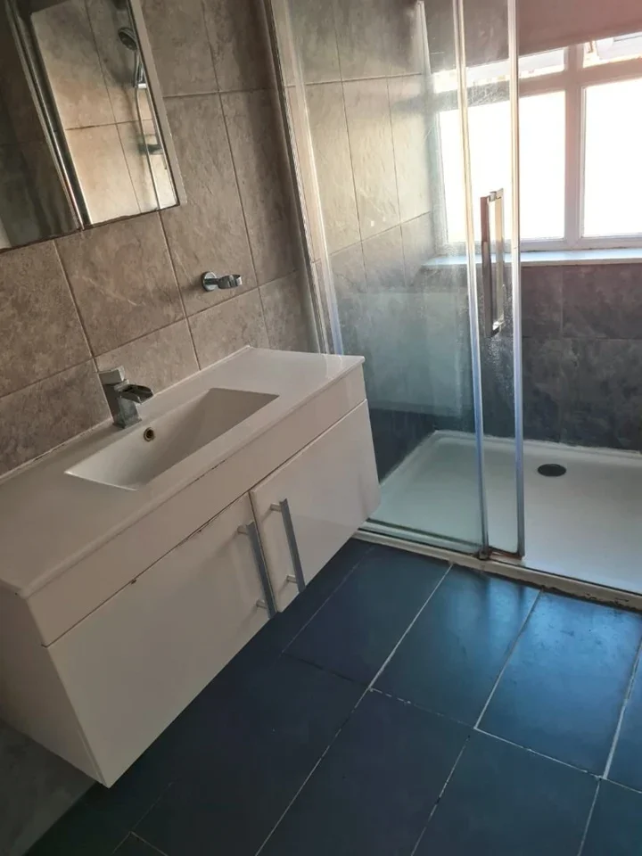 Room Hendale Avenue in Greater London