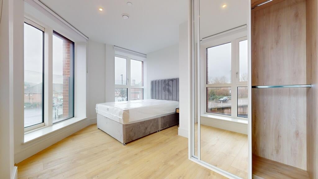 Flat Beverley Way in Greater London