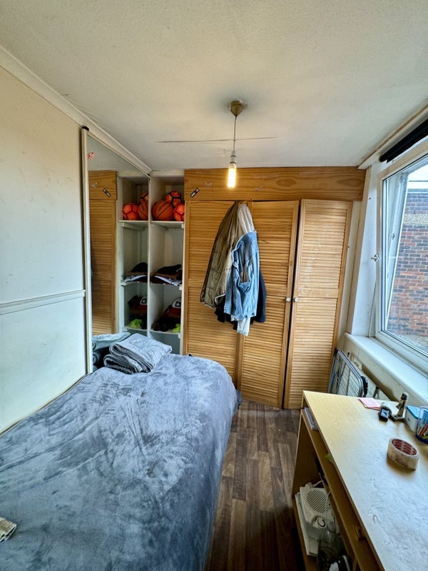 Room Mansford Street in Greater London