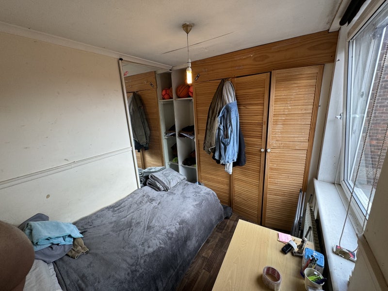 Room Mansford Street in Greater London