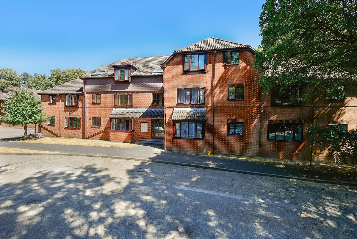 Flat Limeway Terrace in Mole Valley