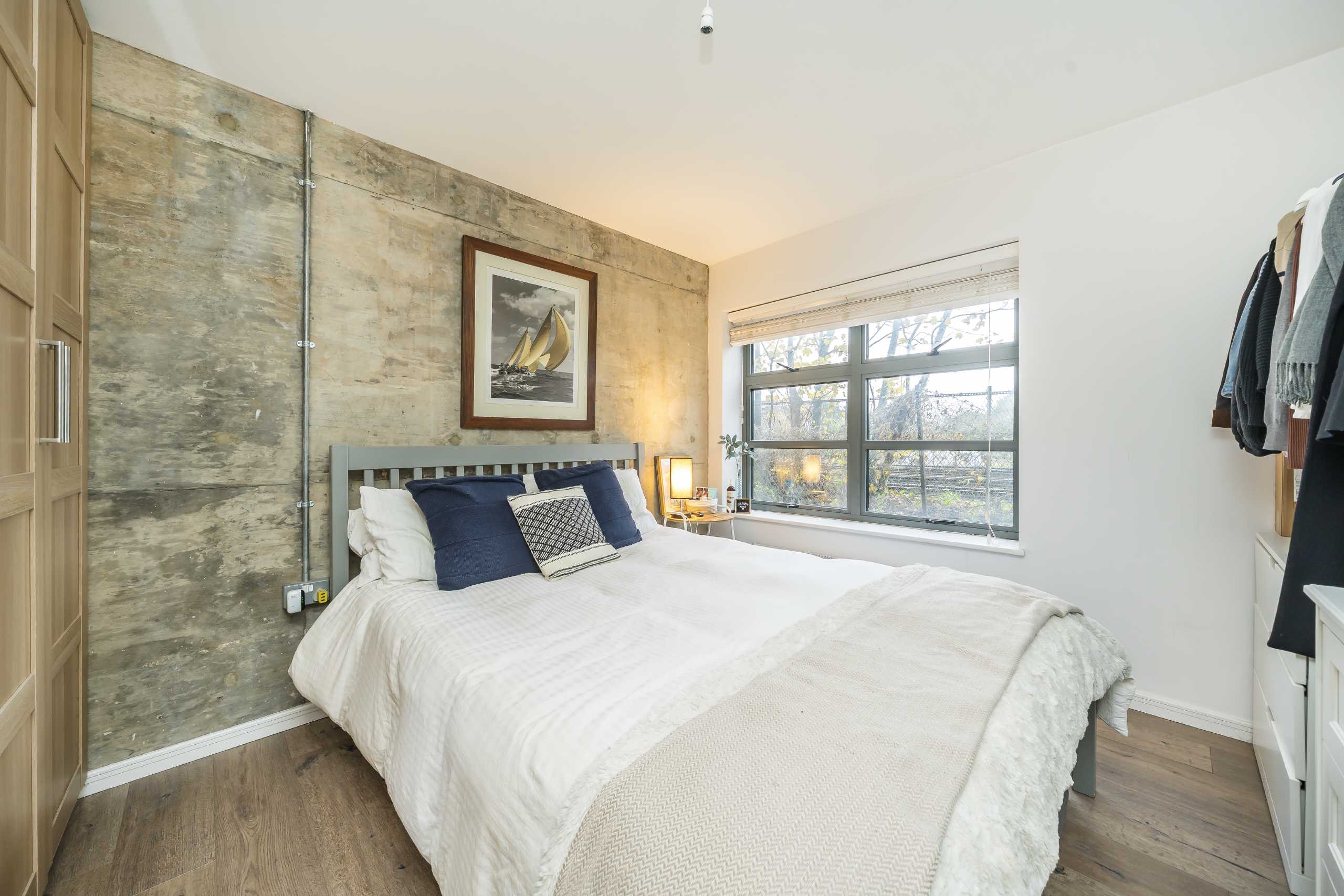 Flat Rotherwood Close in Greater London