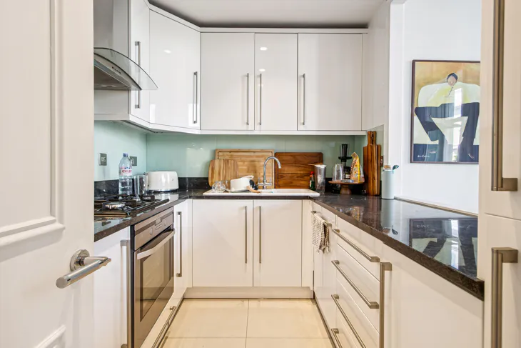 Flat Stanhope Gardens in Greater London